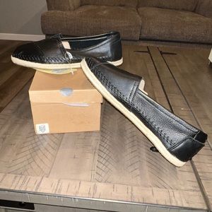 Black leather flat toms